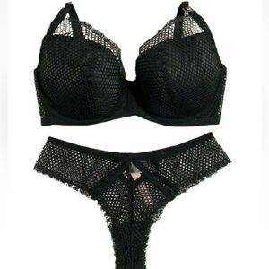 Victorias Secret FASHION SHOW Set Very Sexy Fishnet Plunge Padded Bra & Tanga